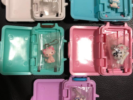 Yujin Sanrio Charmmy Hello Kitty Gashapon 5 Mini Suitcase Luggage Figure Set on Sale